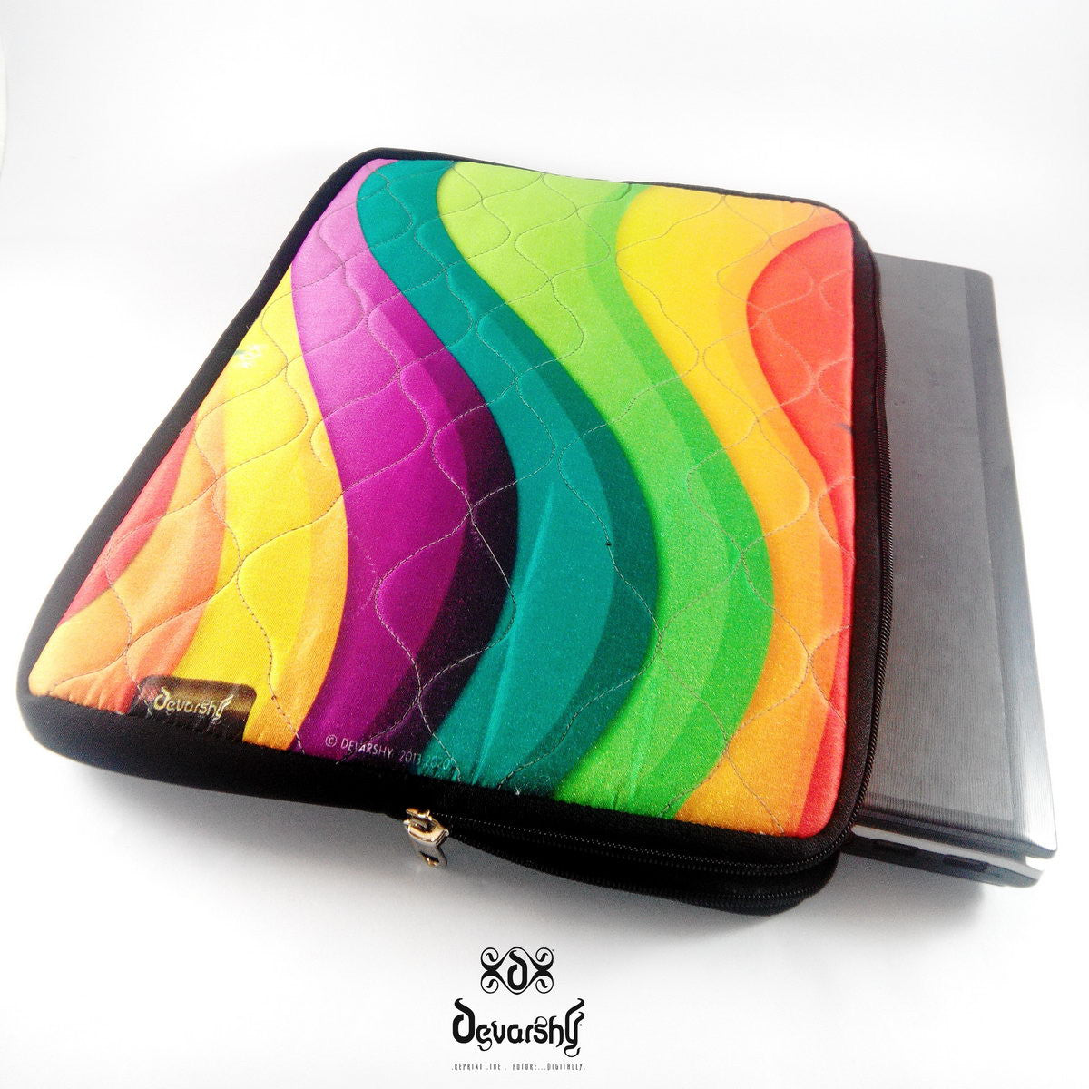 LA FUTURISMO Vibrant Colors Waves Printed Devarshy Laptop Sleeve